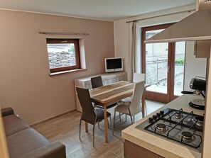 Deluxe Apartment | Private kitchen