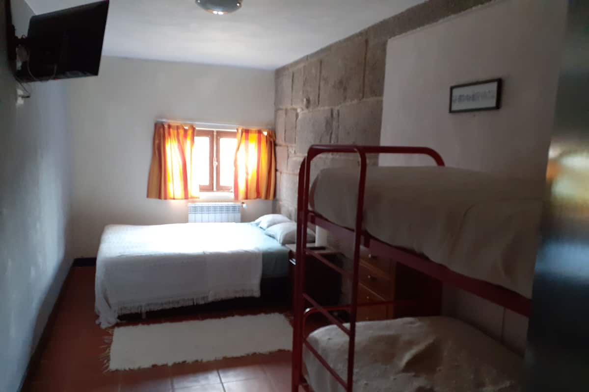 Doppia Comfort, letti multipli, bagno privato | 3 camere, tende oscuranti, insonorizzazione, Wi-Fi gratuito