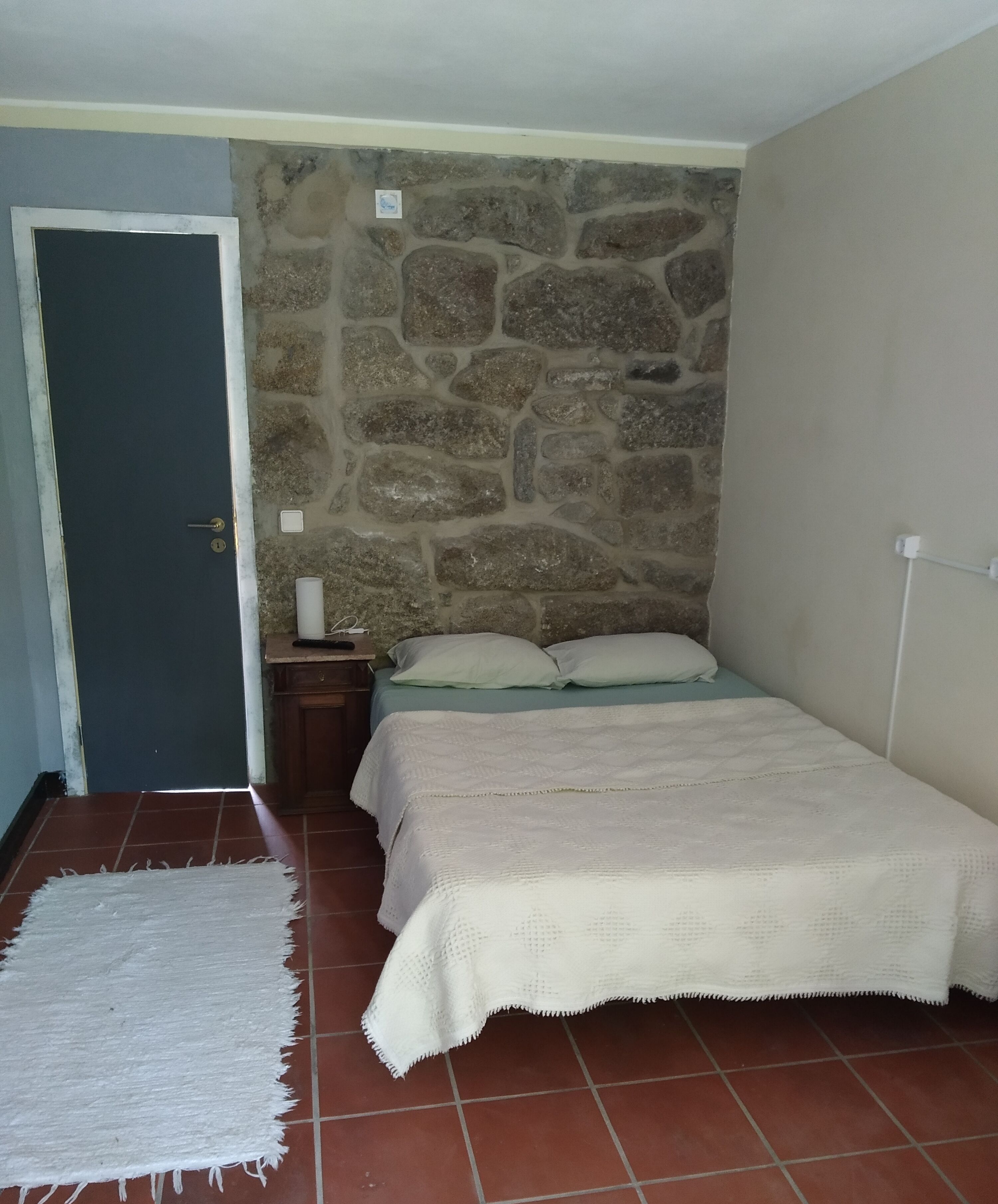 Habitación doble clásica, varias camas, baño privado | 3 habitaciones, cortinas blackout, insonorización y wifi gratis 