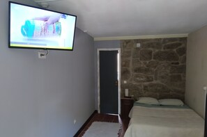 Doppia Classic, letti multipli, bagno privato | 3 camere, tende oscuranti, insonorizzazione, Wi-Fi gratuito