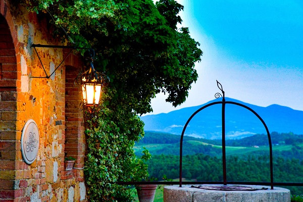 Pintu masuk properti