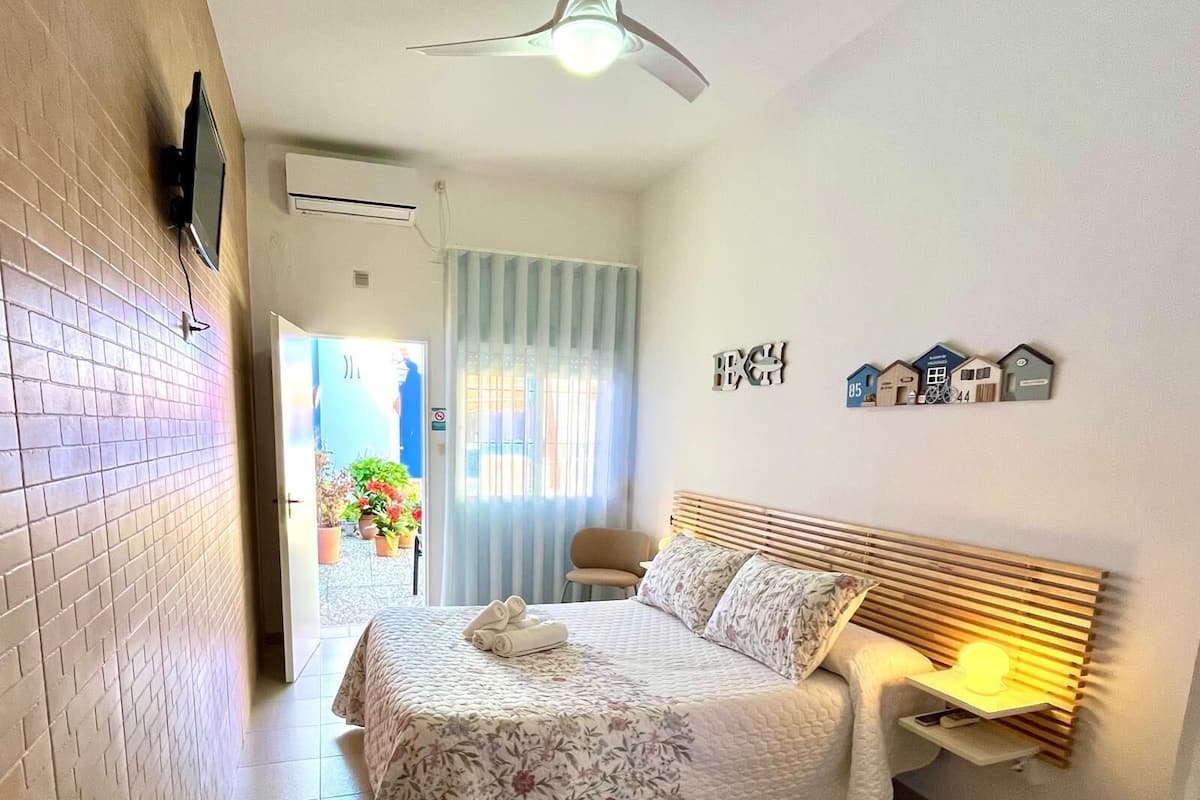 Classic Room, 1 Queen Bed