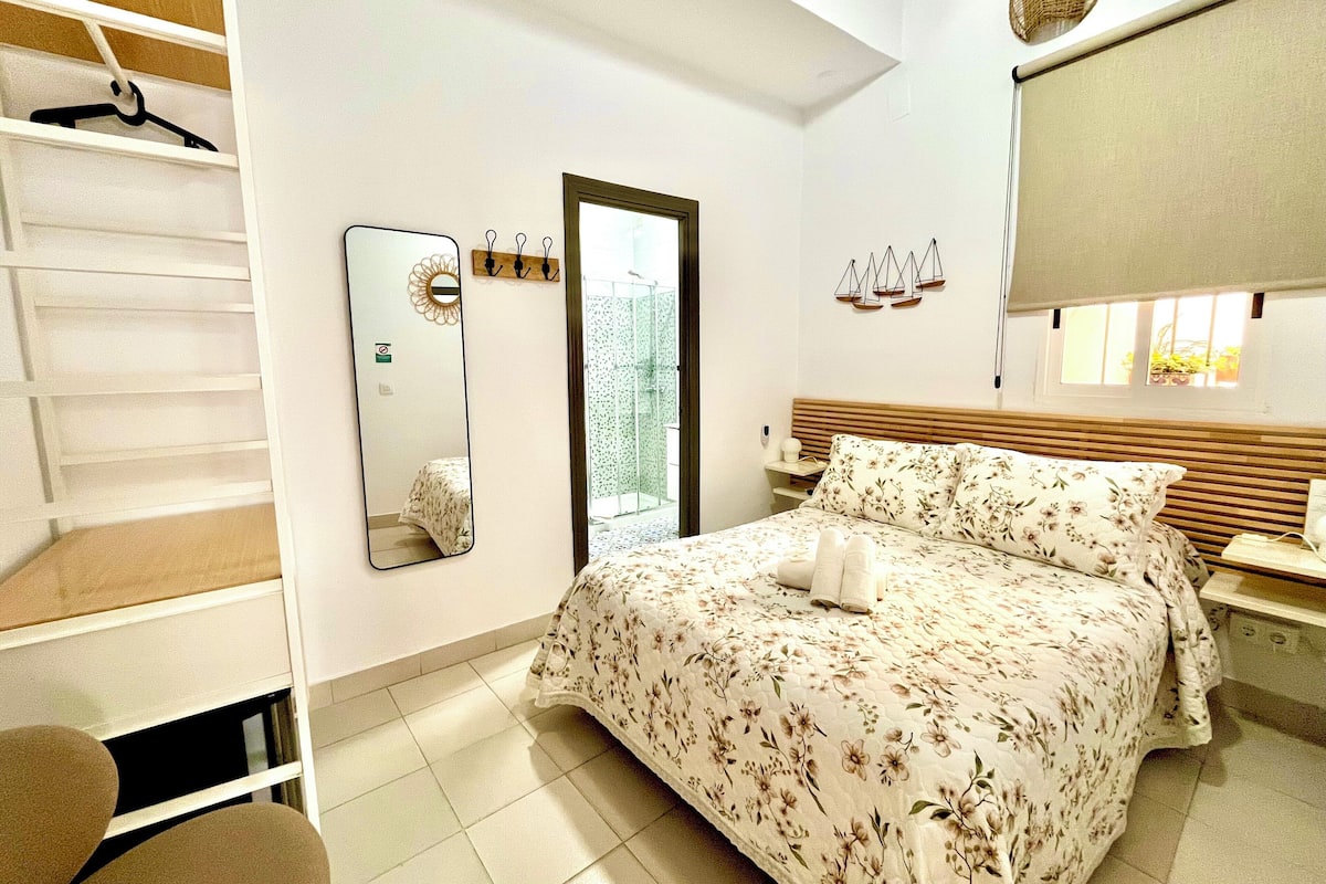 Economy Room