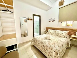 Economy Room | Premium bedding, minibar, in-room safe, individually decorated