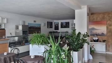 Free daily buffet breakfast