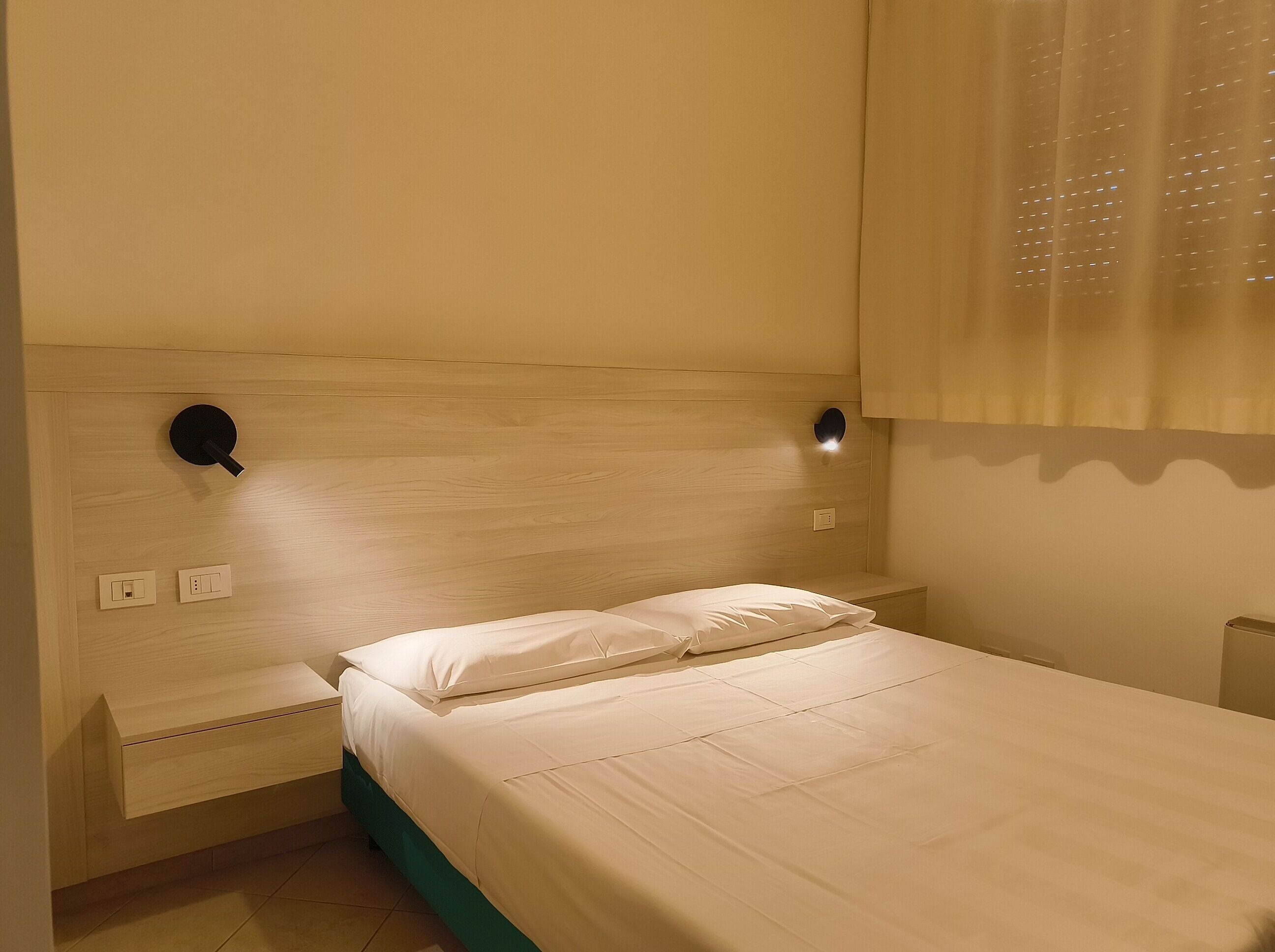 economy double room | desk, free wifi, bed sheets, wheelchair access