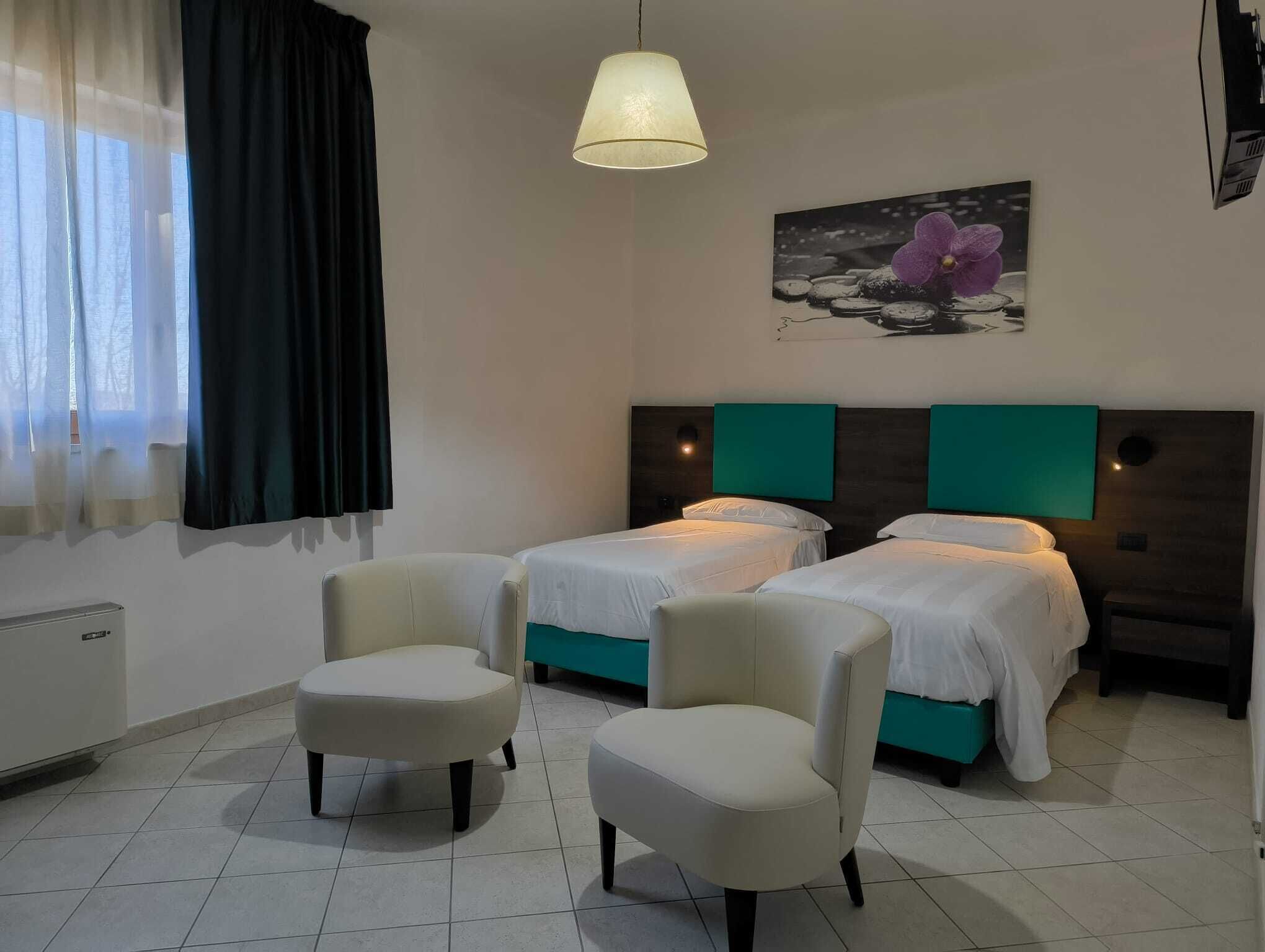 standard double or twin room | desk, free wifi, bed sheets, wheelchair access