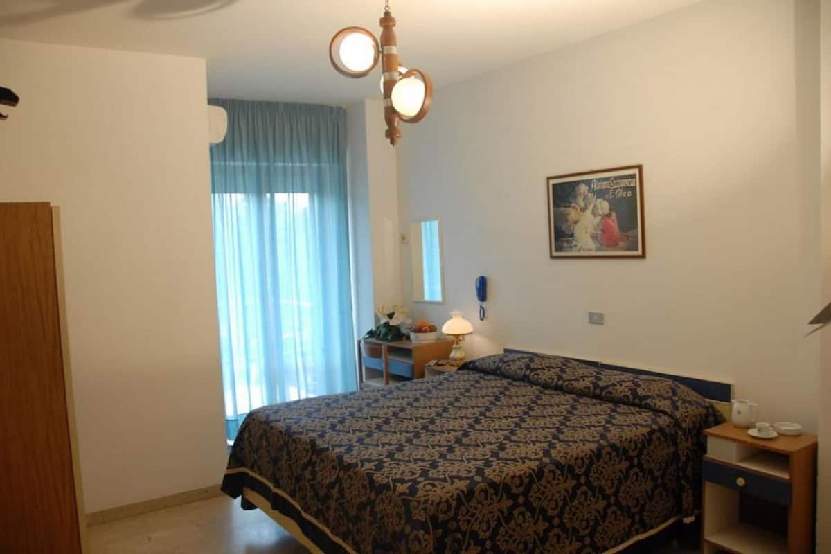 In-room safe, desk, iron/ironing board, free WiFi