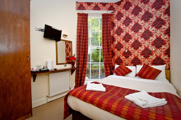 Individually decorated, iron/ironing board, free WiFi
