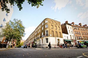 Exterior detail - Leigh House Hotel (London)
