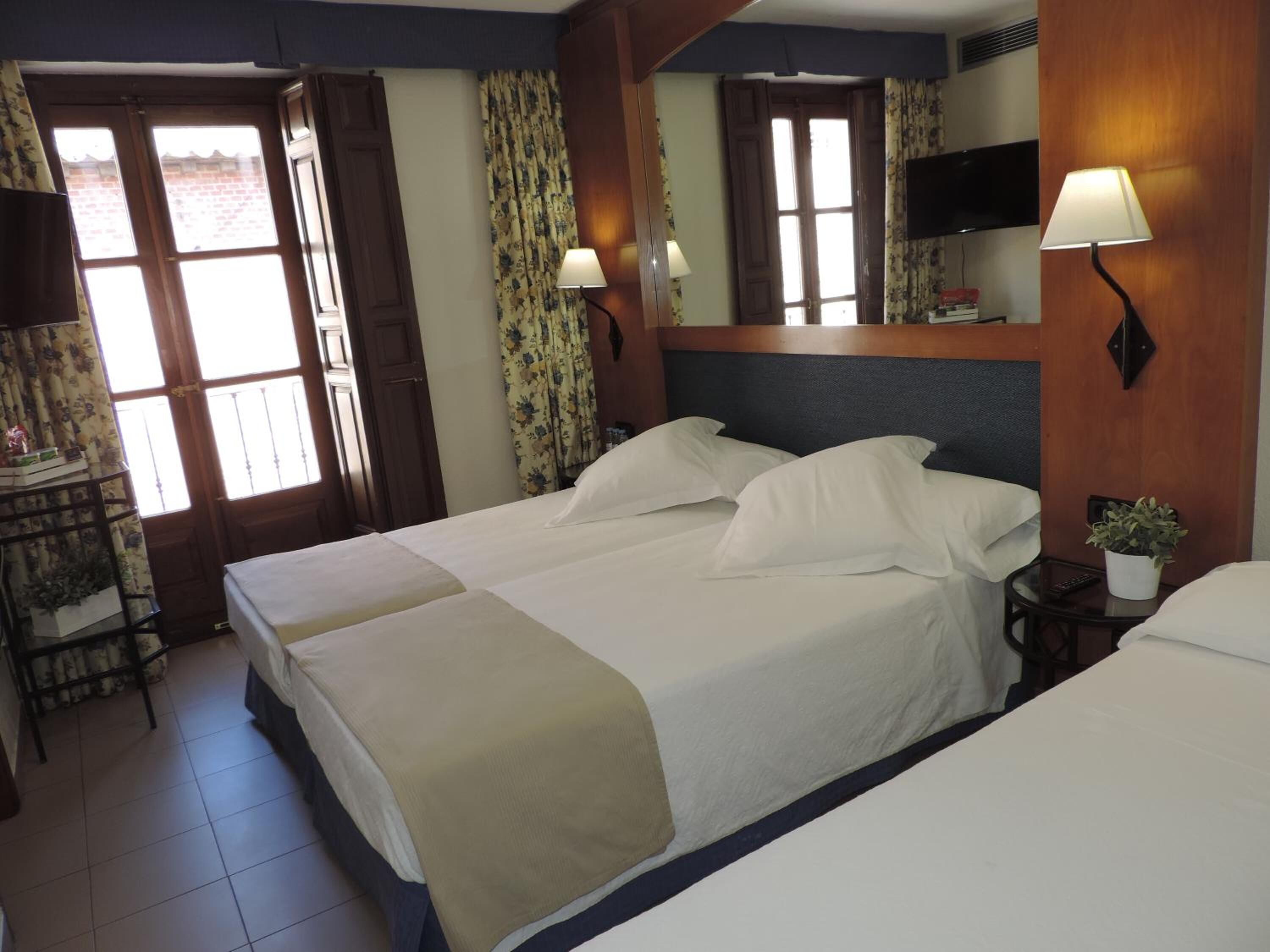 Foto - Miguel De Cervantes