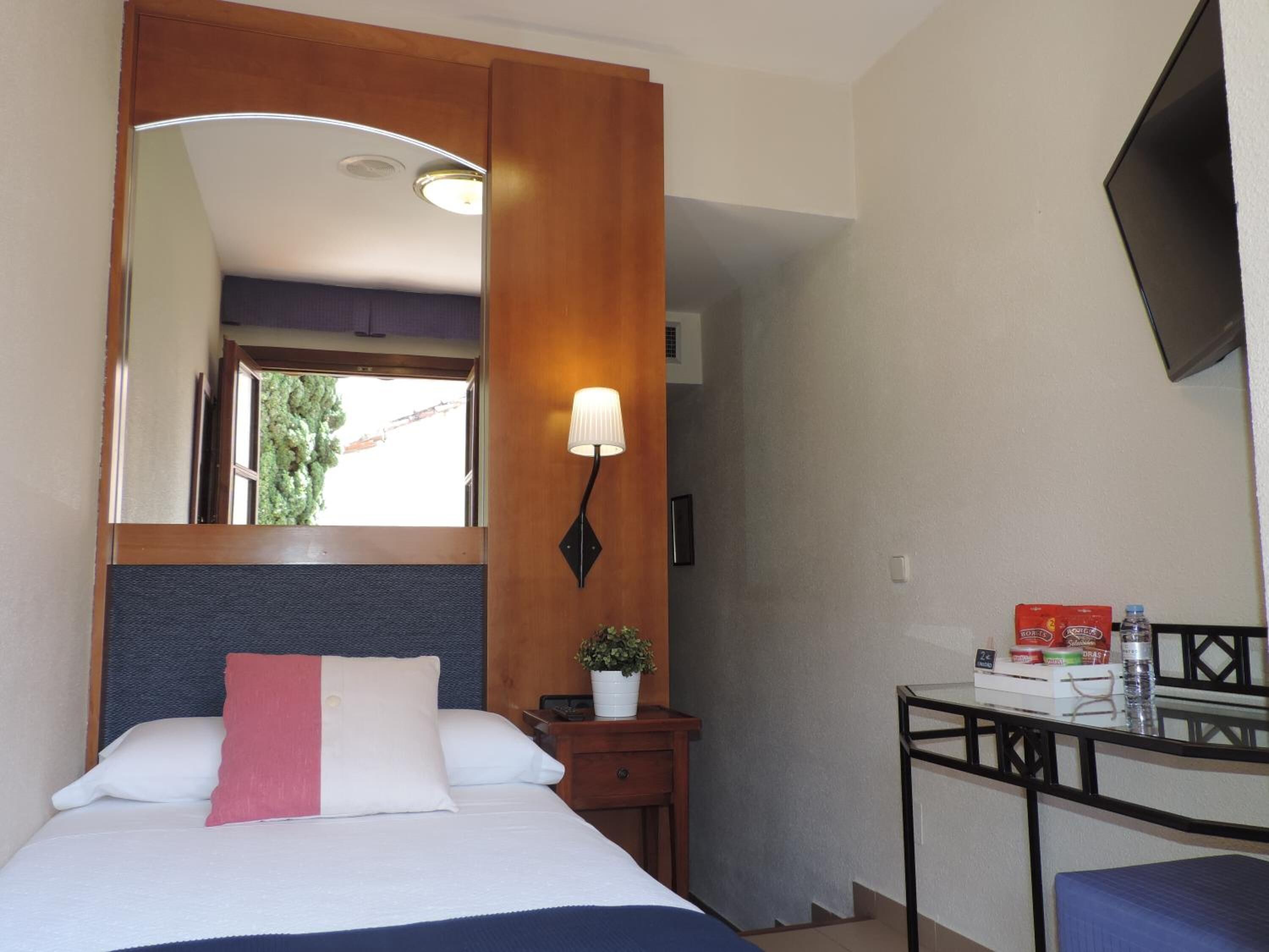 Foto - Miguel De Cervantes