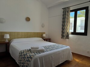 1 kamar tidur, brankas, dan tempat tidur bayi (biaya tambahan)