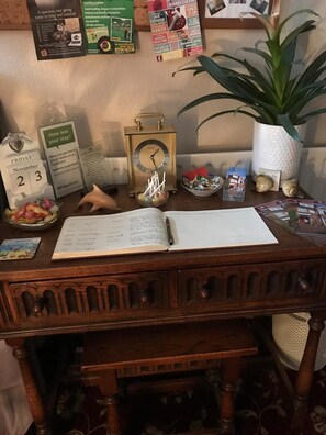 Reception - Lyndsay Guest House (Skegness)
