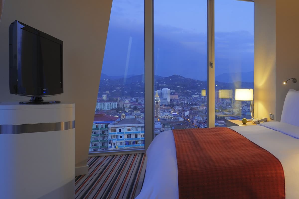 suite, sea view (spa) | minibar, in-room safe, desk, laptop workspace