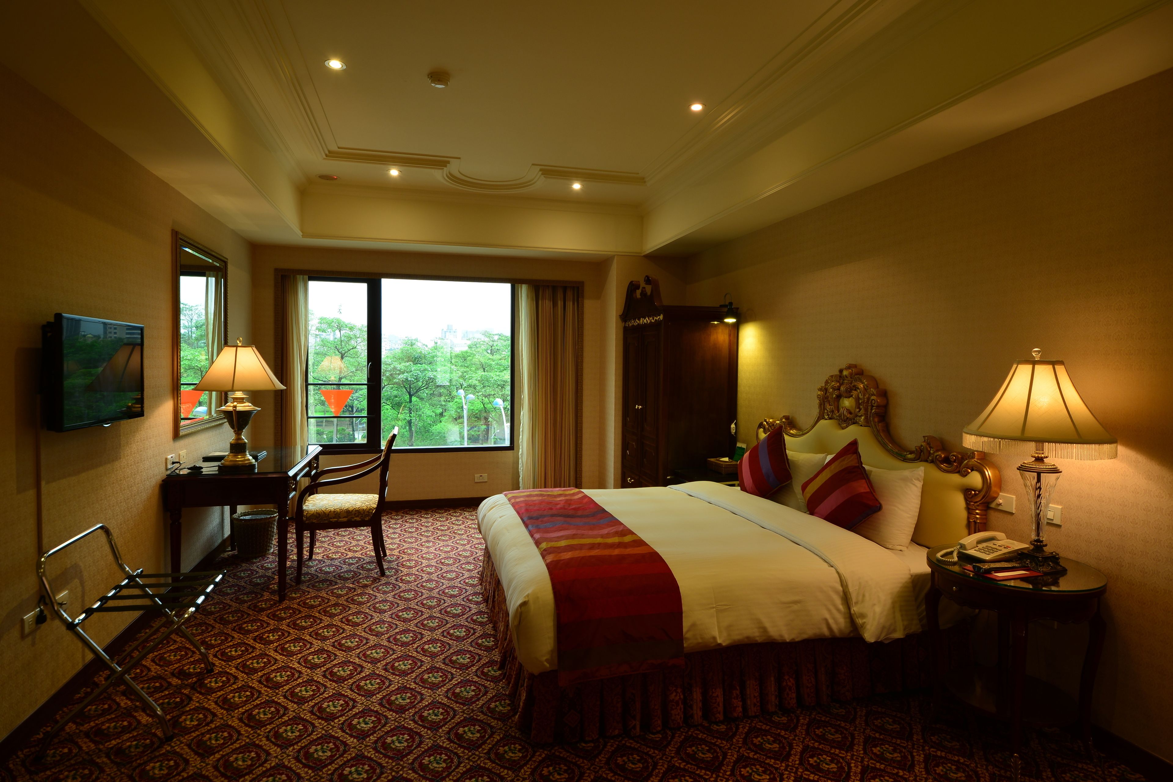 Cubrecamas, colchones con pillow-top y minibar 