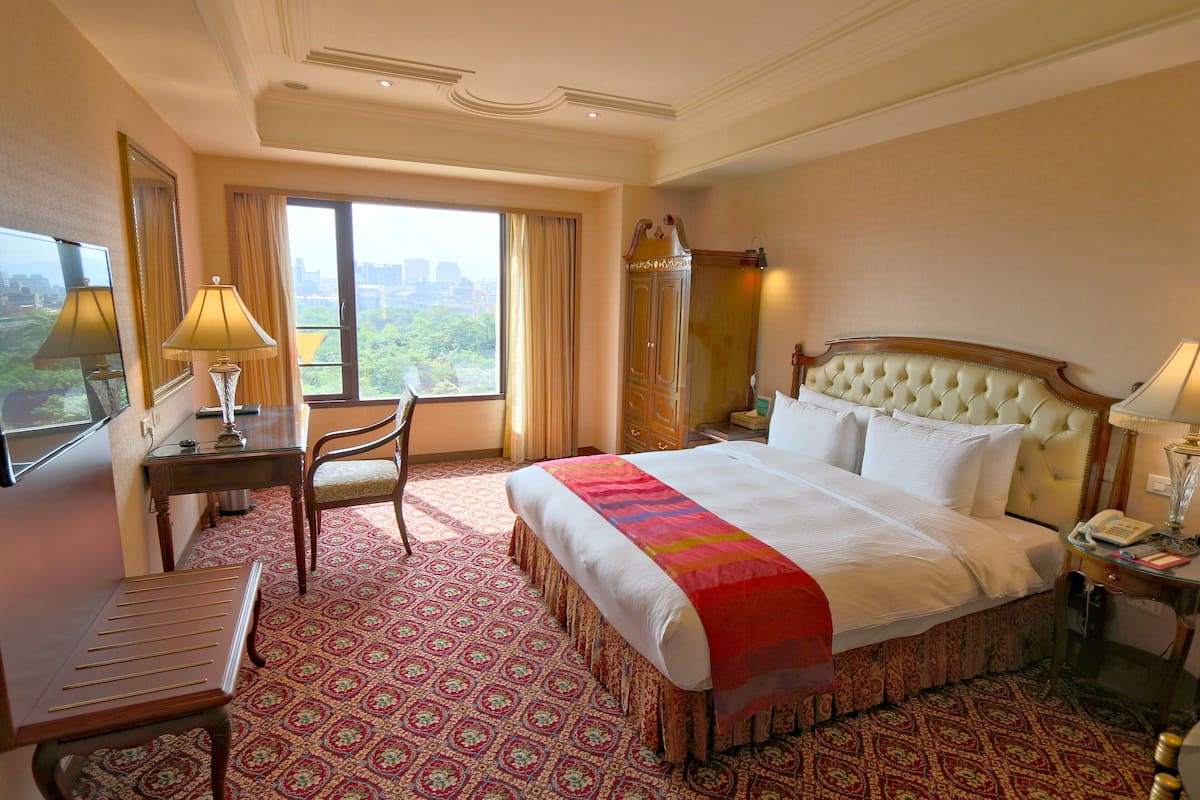 Deluxe Room, 1 King Bed | View from room