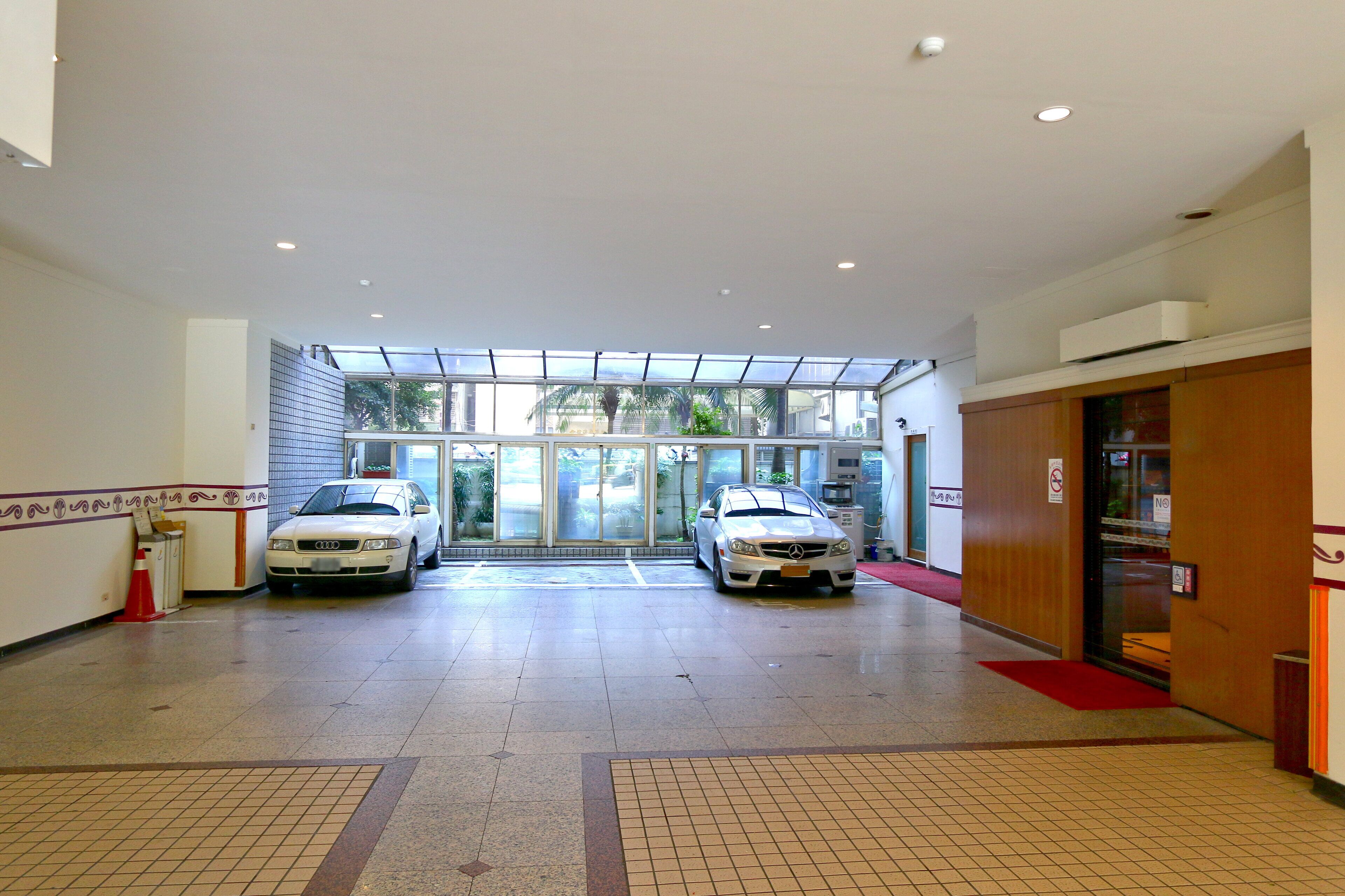 free self-parking, free valet parking