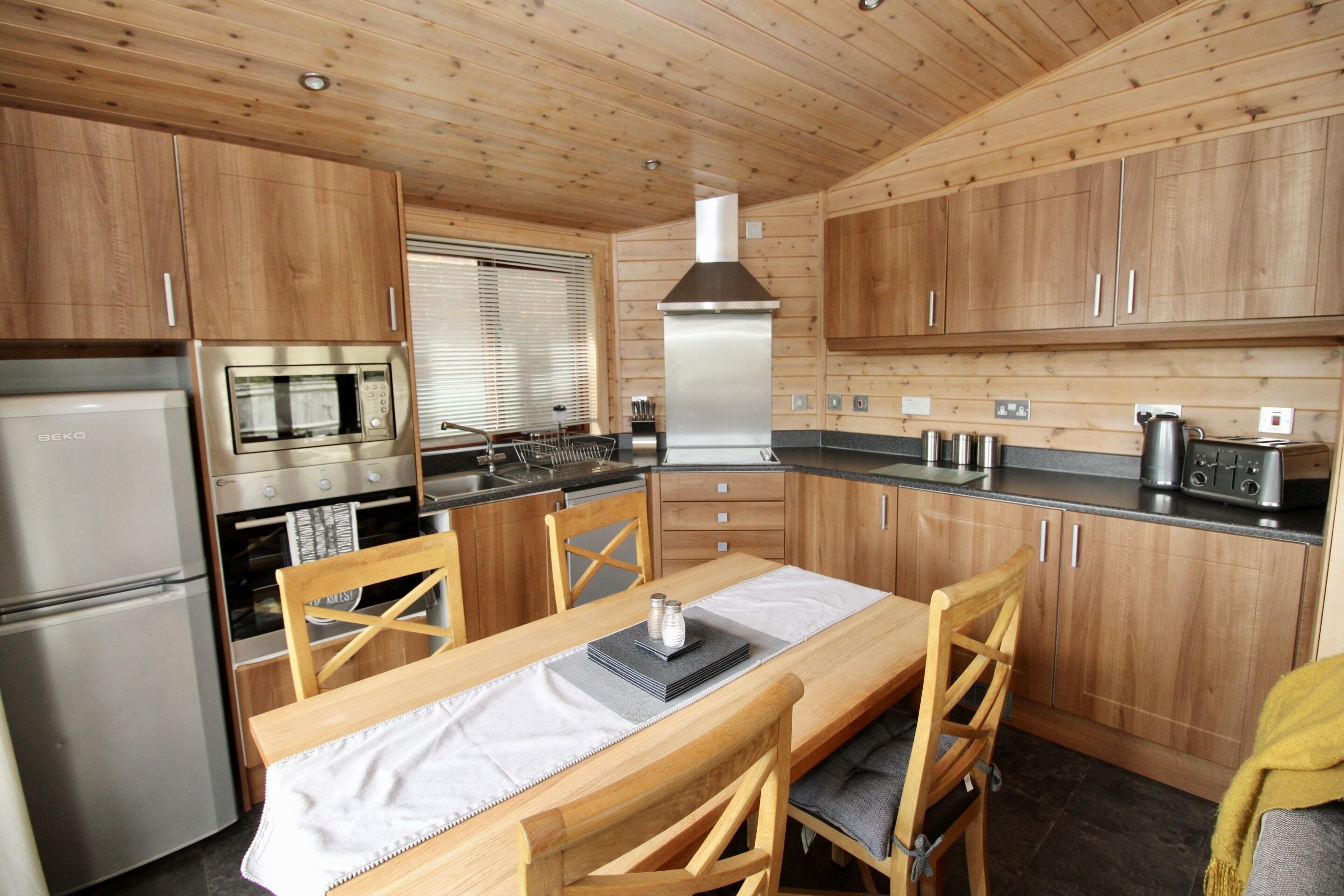 スタンダード アパートメント 専用バスルーム (self-contained log cabin) | 専用キッチン | ハイチェア