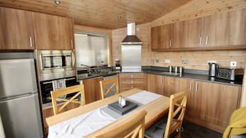 Apartemen Standar, kamar mandi pribadi (self-contained log cabin) | Dapur pribadi | Kursi makan untuk bayi