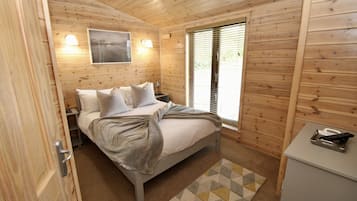 Standard Apartment, Private Bathroom (self-contained log cabin)