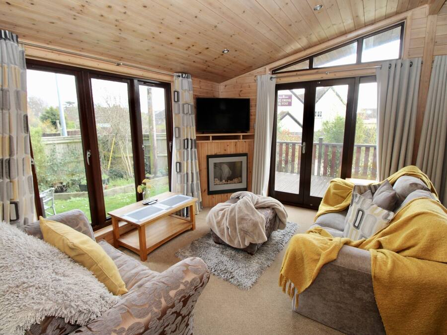 Standard Apartment, Private Bathroom (self-contained log cabin) | Lounge
