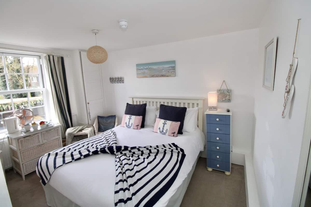 Standard Double Room, Ensuite, Garden View