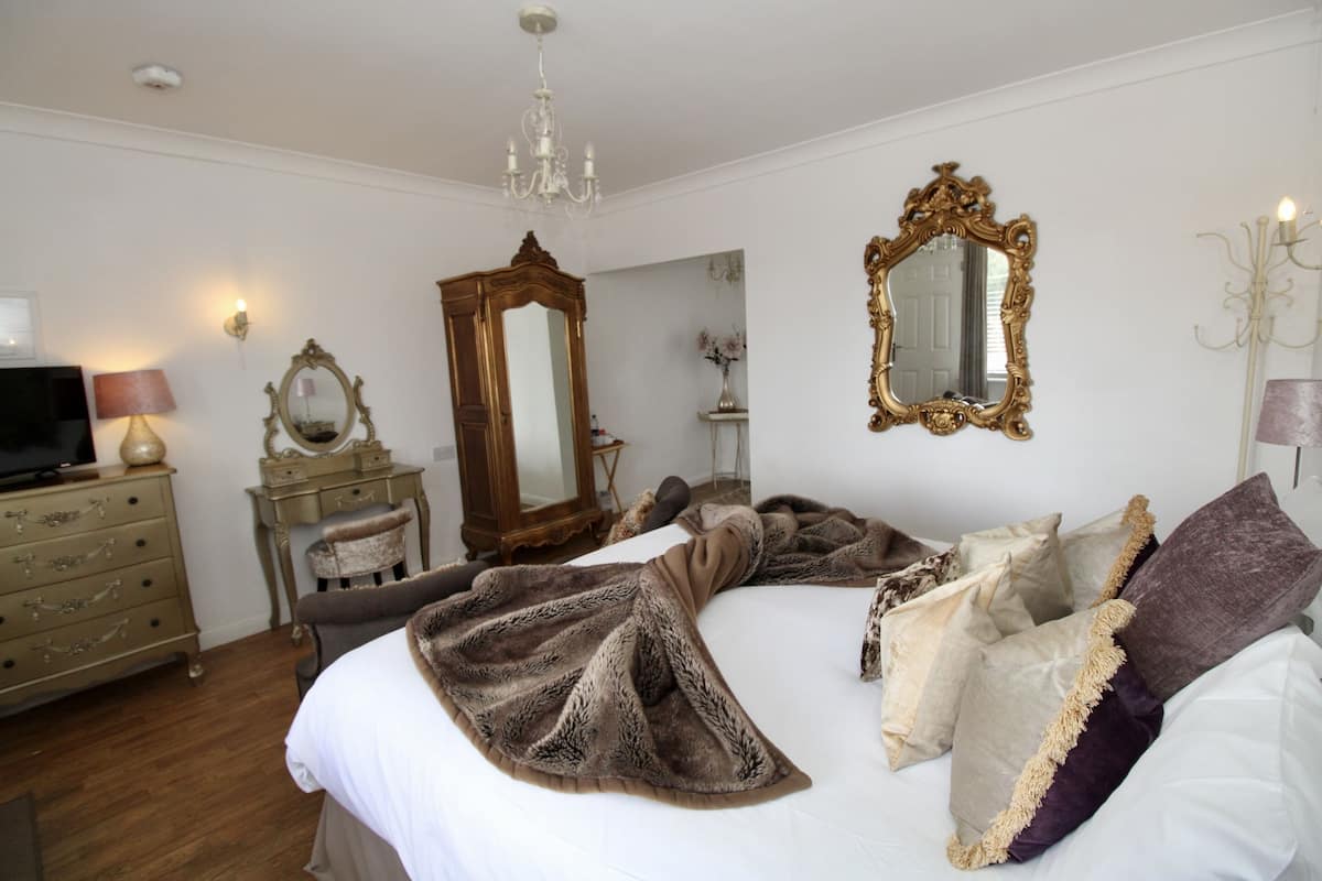 Deluxe Double Room, Ensuite (5)