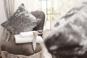 Deluxe Double Room, Ensuite - The Kings Head Rye (Rye)