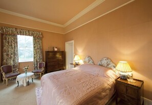 Rose, lit double, s. de bains privée