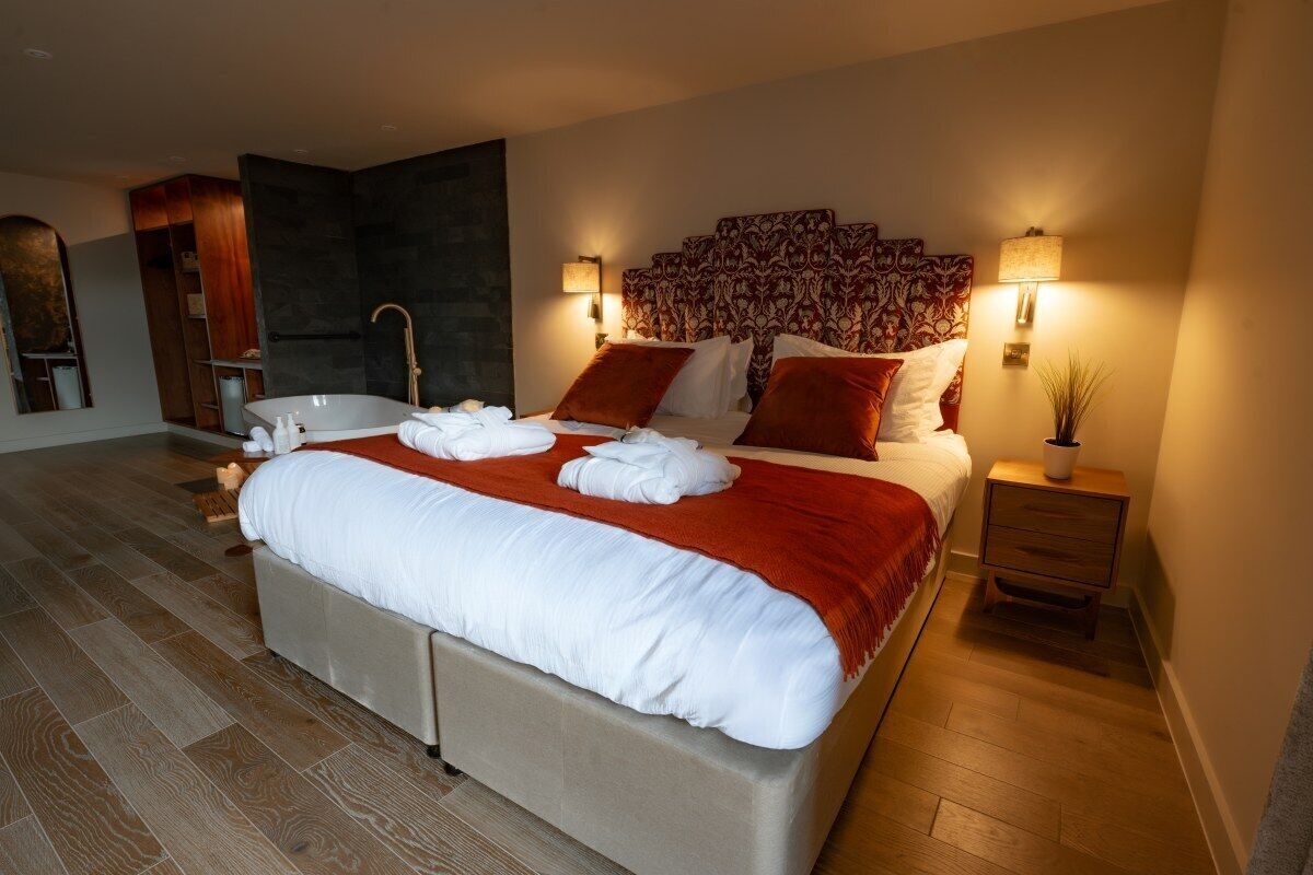 Double or Twin Room, Lake View (Master Suite)