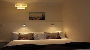 Double Room, Ensuite (Room 9)
