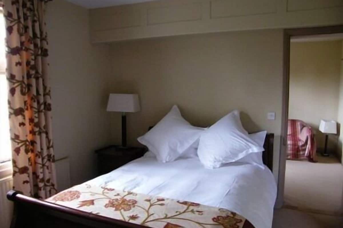 suite, ensuite (goodwood)