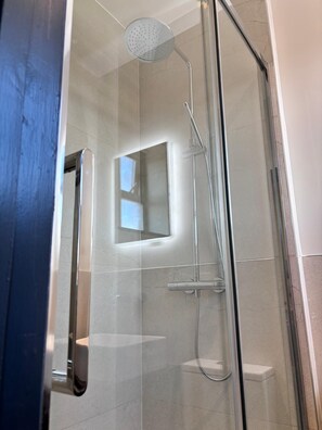 Double Room, Ensuite (Cowdray ) | Bathroom - The Hawkley Inn (Liss)