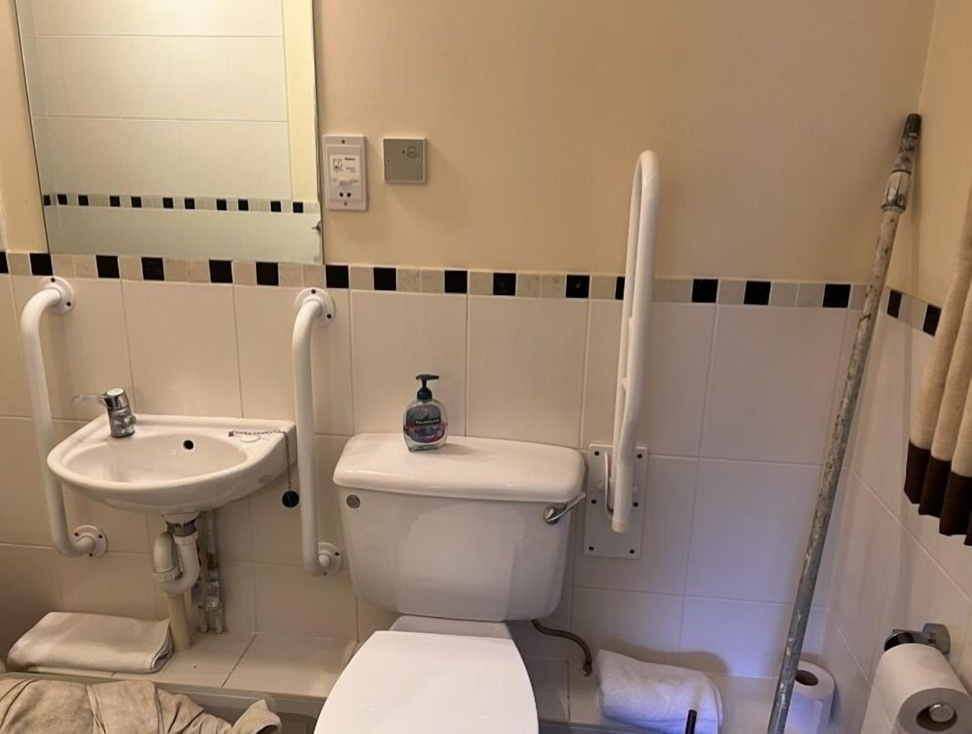 Double Room, Ensuite (Itchen) | Bathroom