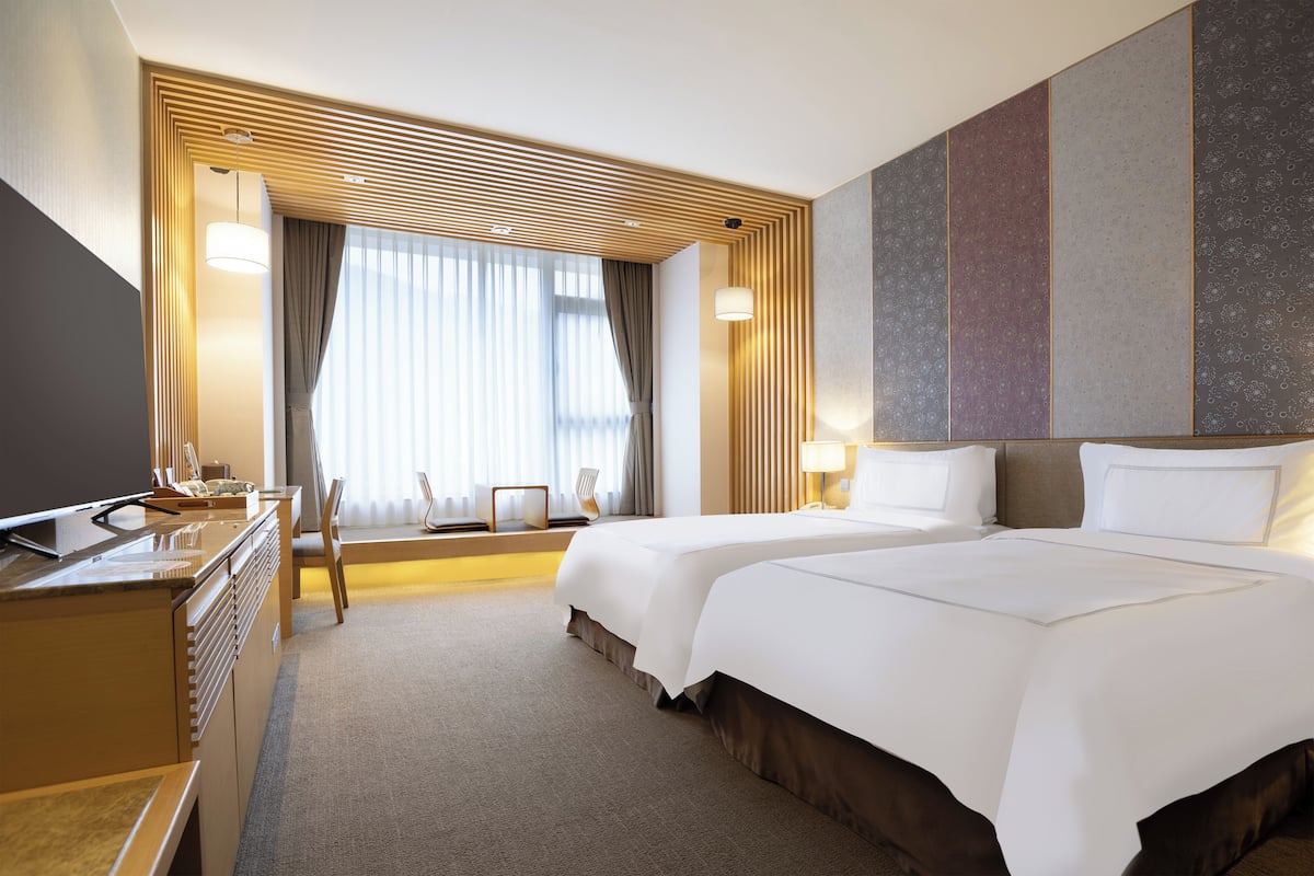Superior Double Room | 1 bedroom, premium bedding, down comforters, minibar