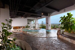 Indoor spa tub - Evergreen Resort Hotel (Jiaosi) (Jiaoxi)