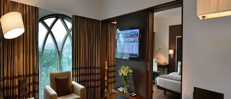 1 bedroom, premium bedding, minibar, in-room safe