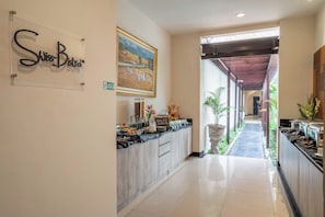 Restaurant - Swiss-Belcourt Sunset (Seminyak)