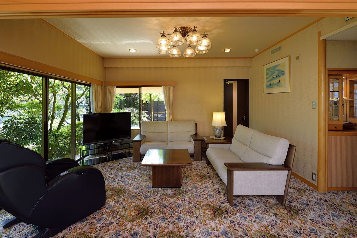 Japanese Western Room (can't serve dinner after 8 PM checkin) | In-room dining