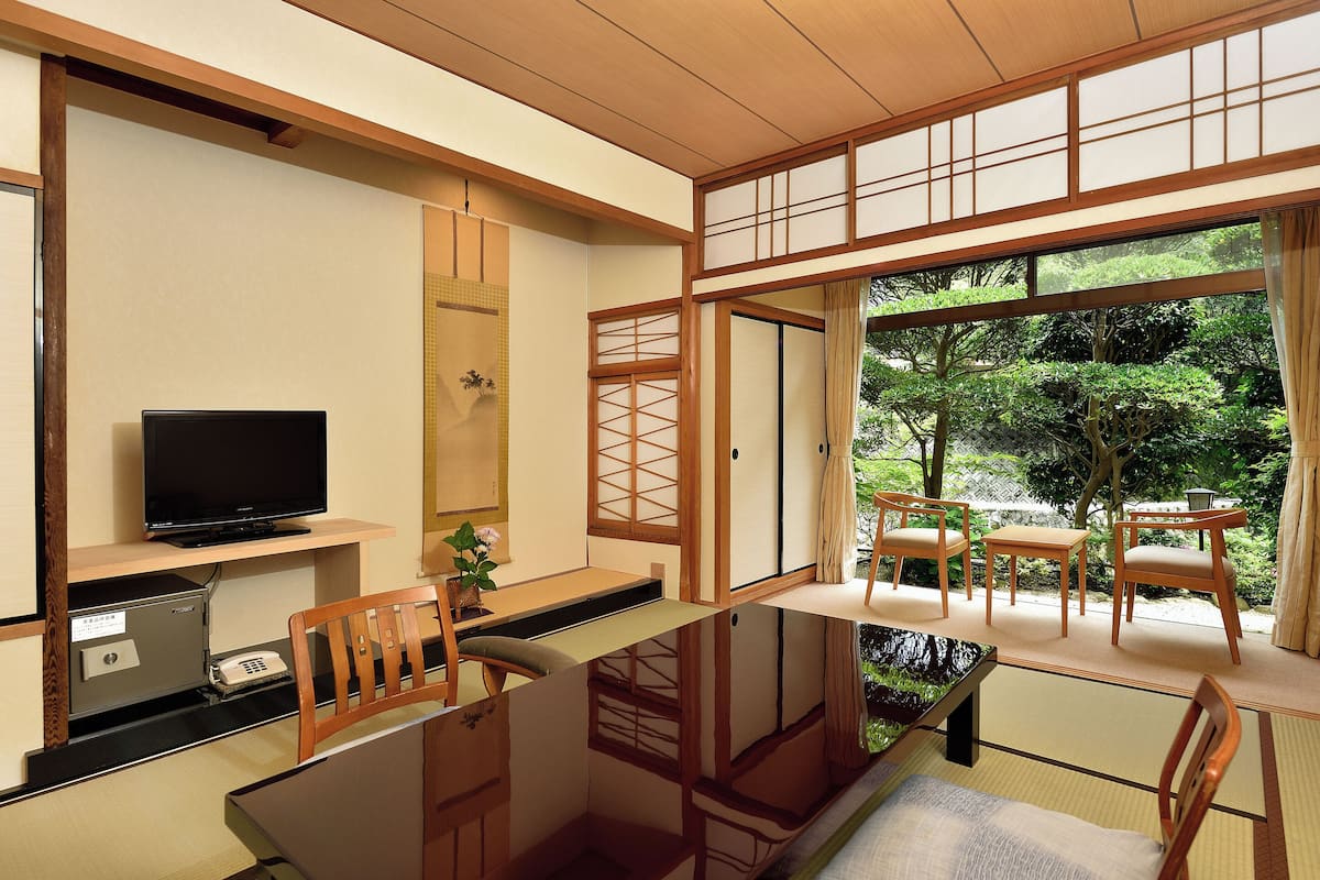 Minibaari, silitysrauta/-lauta, ilmainen Wi-Fi