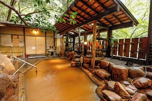 Baño termal público