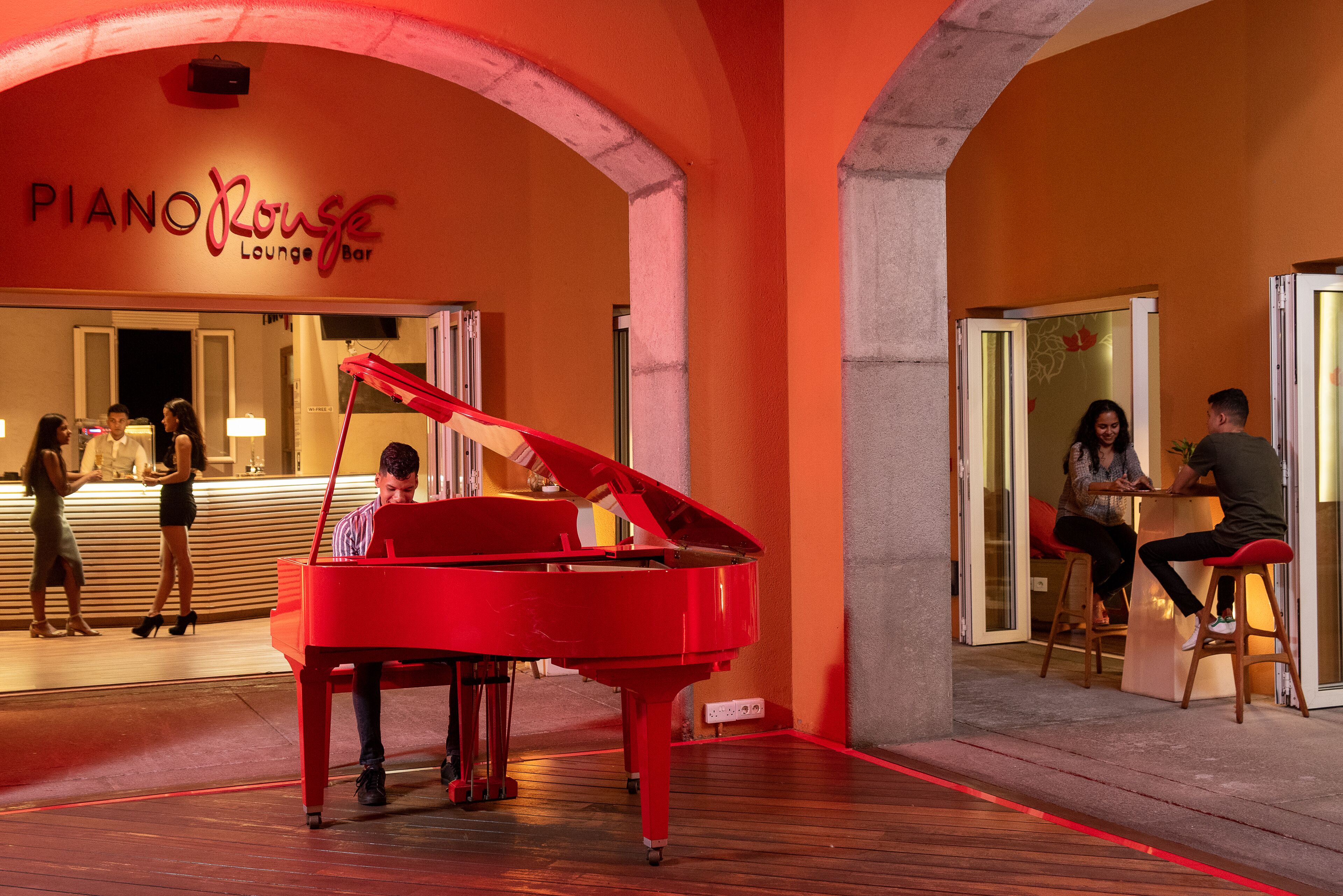 2 bars/lounges, piano bar, rooftop bar