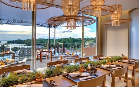 2 étterem, amelyekben reggeli és ebéd fogyasztható (mediterrån ételek)