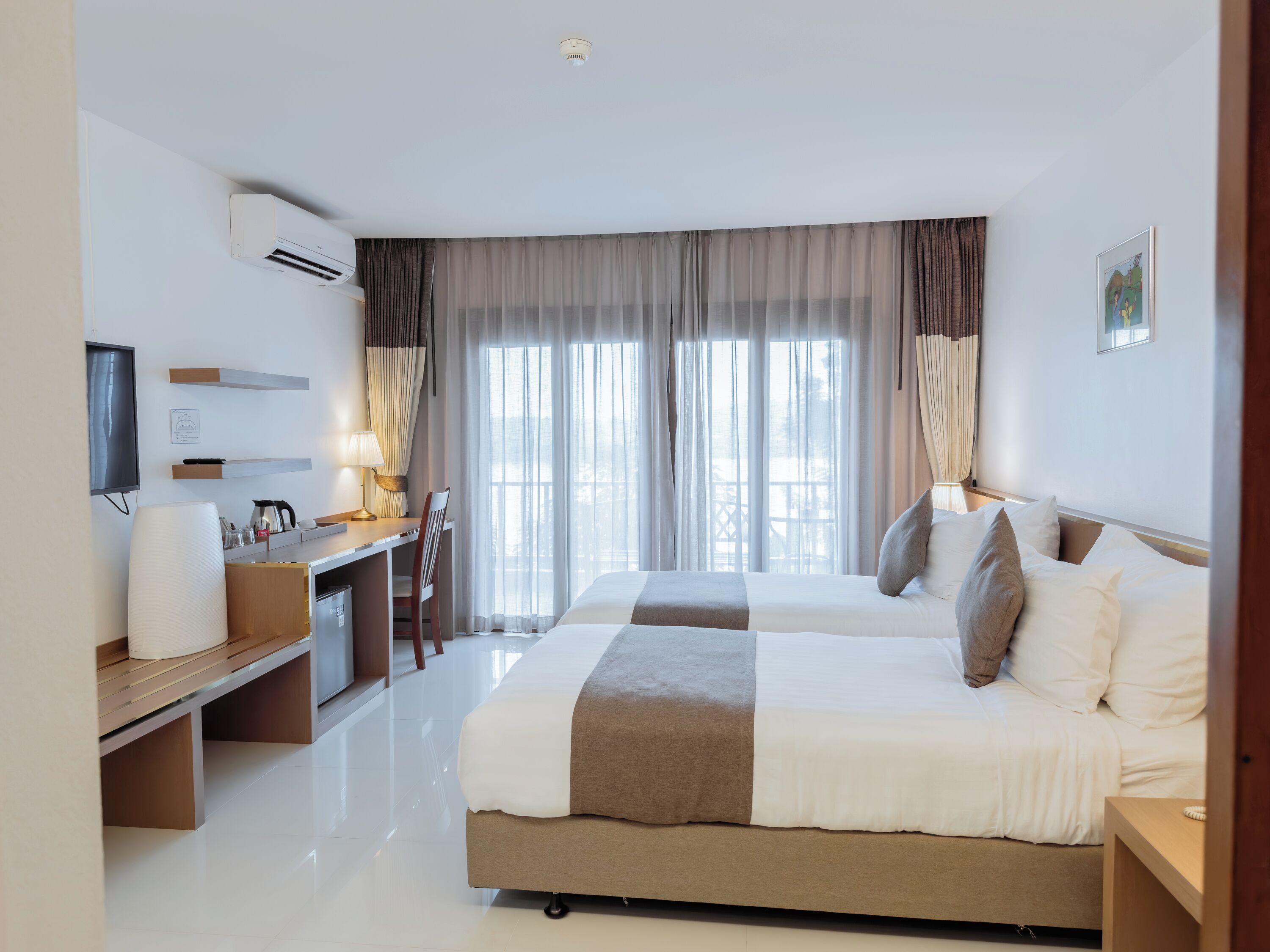 Deluxe Twin Room | Premium bedding, memory foam beds, minibar, in-room safe