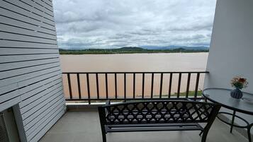Deluxe River View Double Room | Terrace/patio