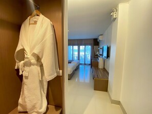 Deluxe Twin Room | Literie de qualité, lit avec matelas en mousse à mémoire, minibar