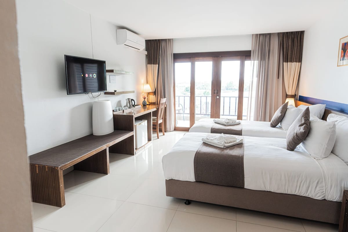 Superior Twin Room | Ropa de cama de alta calidad, camas con efecto memoria y minibar