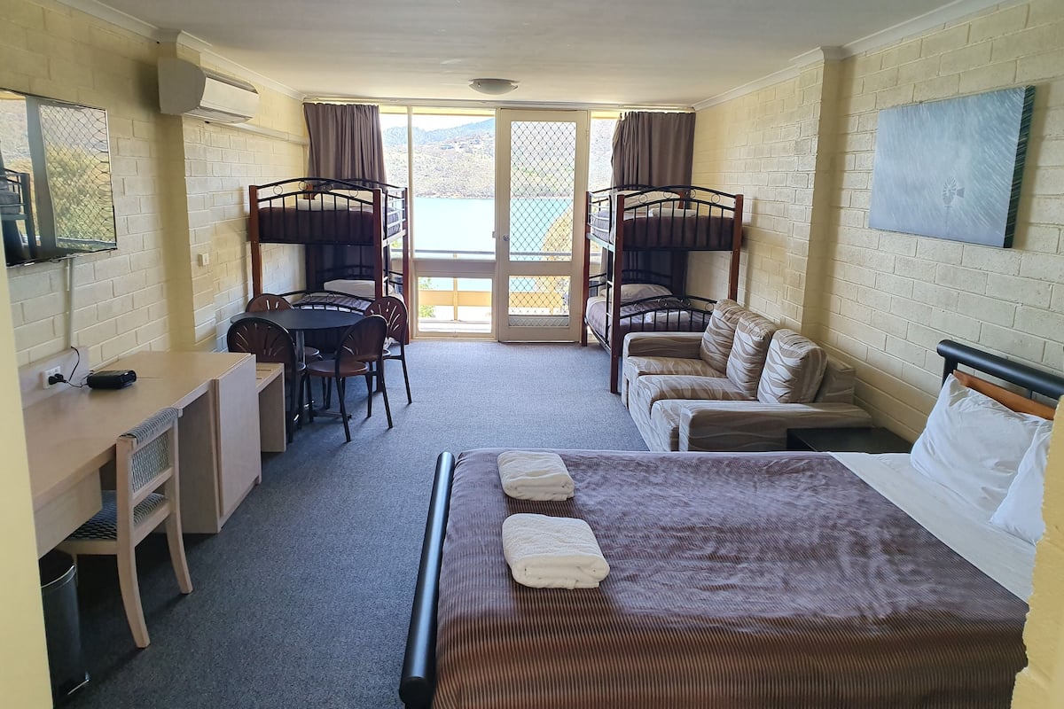 lake front family room | desk, laptop workspace, free wifi, bed sheets