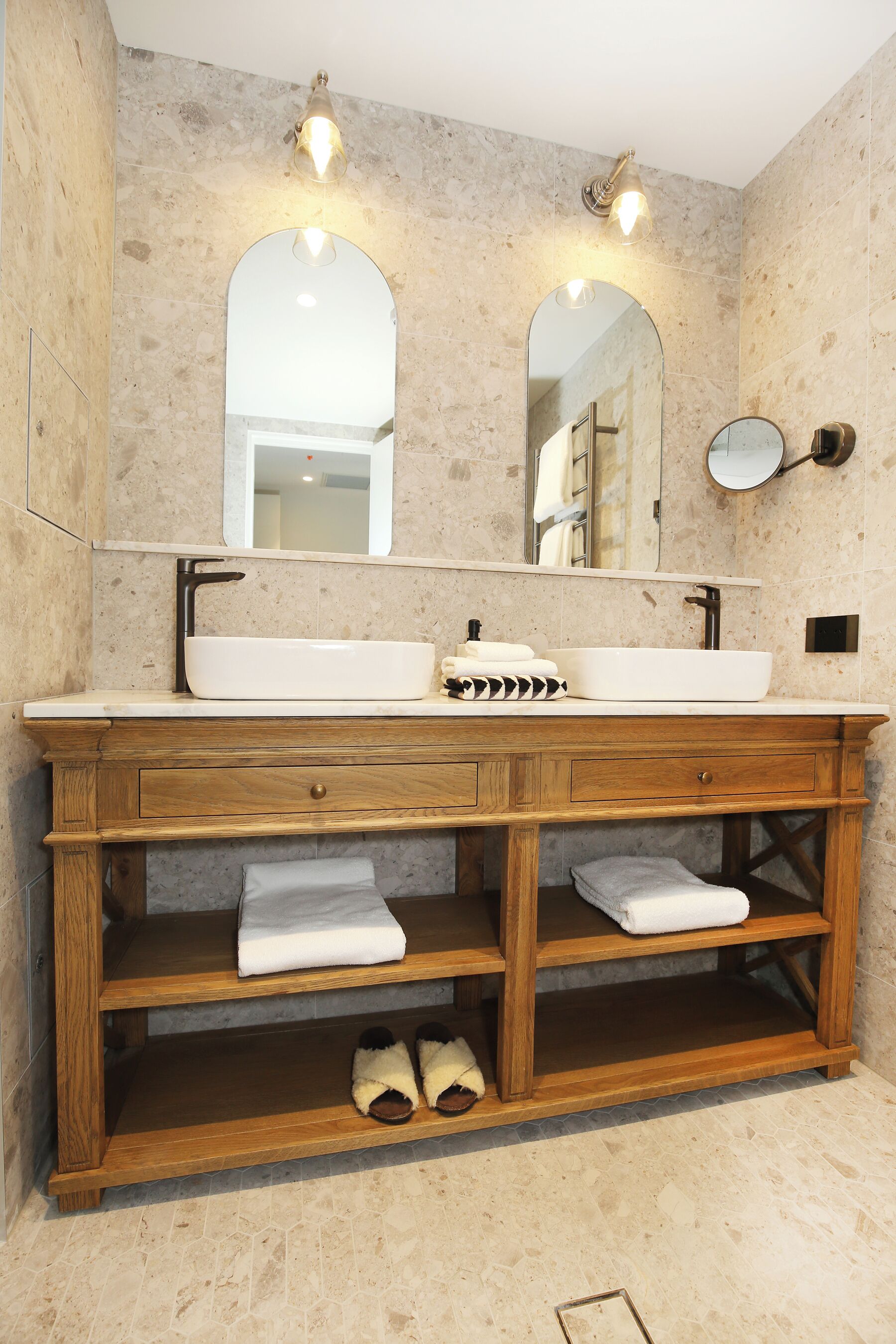 superior room | bathroom | shower, towels